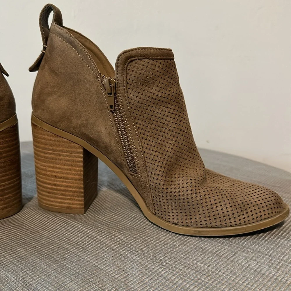 Madden Girl Evita Tan Heel Boots Booties Chunky Heel Shoes Size 10
